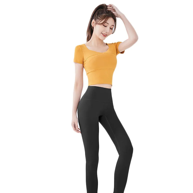 Fashion Yoga Clothing Short Yoga Top Stretch with Chest Pad Sports Tights Nude Yoga Short Sleeve