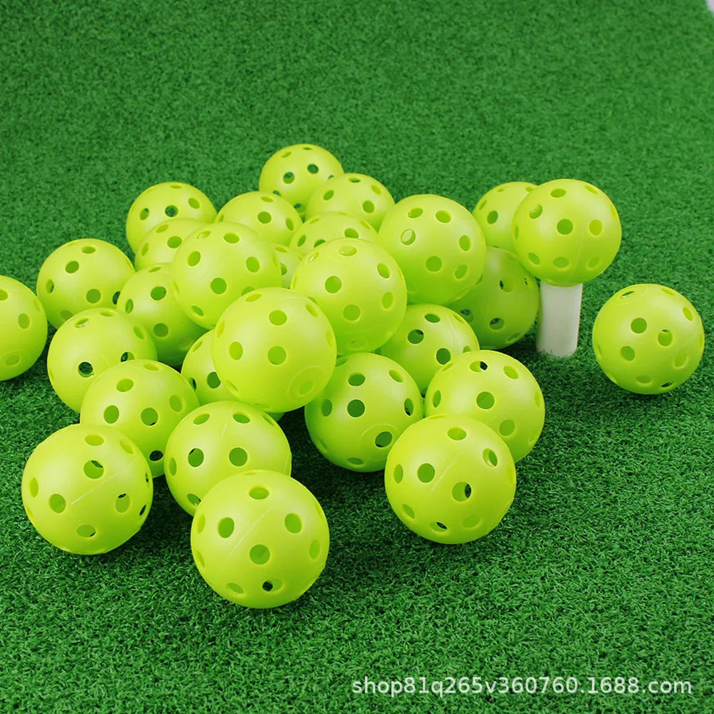 PE Blow Molded 42mm Golf Ball Indoor and Outdoor Plastic Practice Ball 26 Hole Hole Hole Ball Green Golf Training Aids